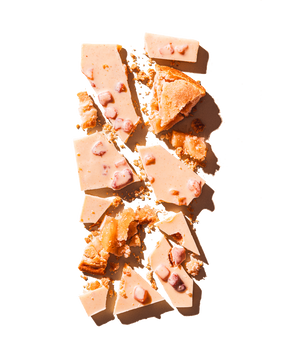 Compartes apple pie gourmet chocolate gift bar, white chocolate with apple pieces and pie crust, cinnamon streusel