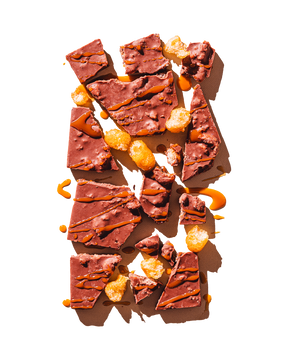 Compartes best chocolate gift, milk chocolate caramel crunch bar with caramel drizzle, sea salt